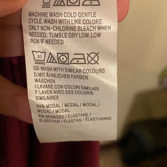 Ladies wine colored V neck pullover size L - Picture 4 of 7